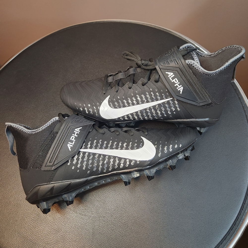 Nike Alpha Menace Pro 2 Mid in Mens sz 13 Black/White Football